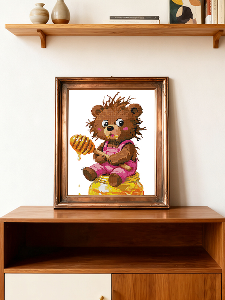 A giraffe that loves fashion 18 A little bear that loves eating honey 2 1