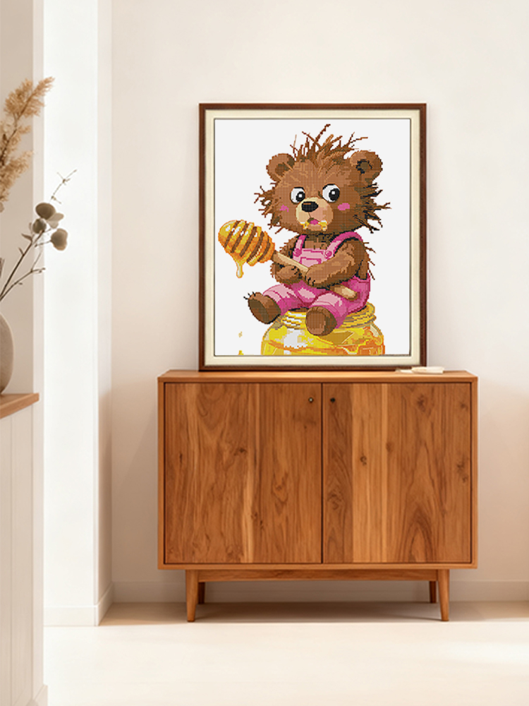 A giraffe that loves fashion 20 A little bear that loves eating honey 4 1