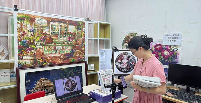 Live streaming/ e-commerce operation